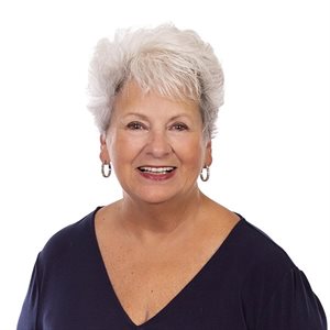 Deanna Holcombe